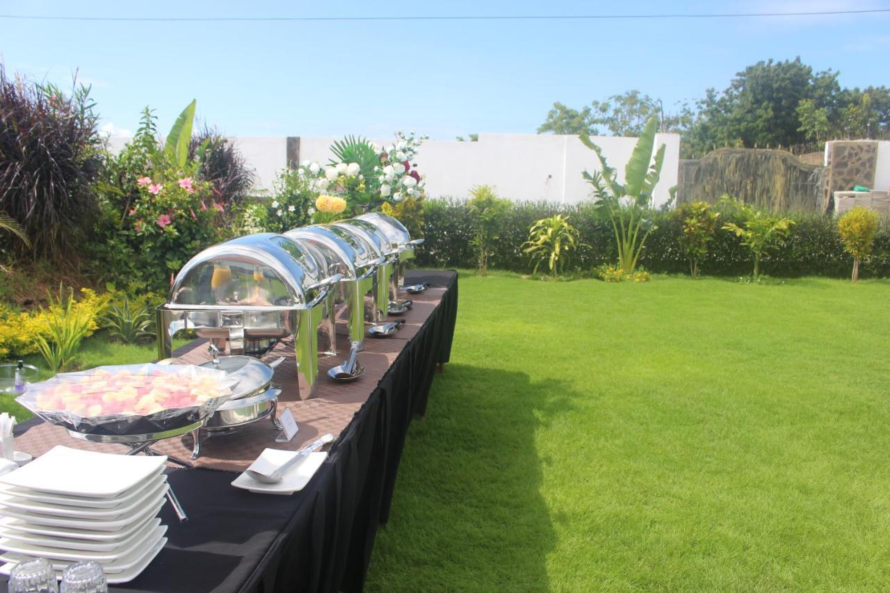 Chamiachi Hotel & Apartments Bamburi Extérieur photo