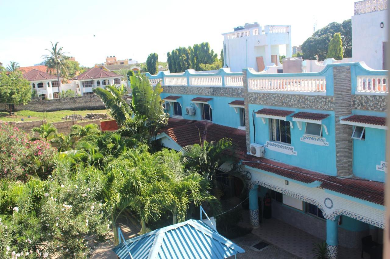 Chamiachi Hotel & Apartments Bamburi Extérieur photo