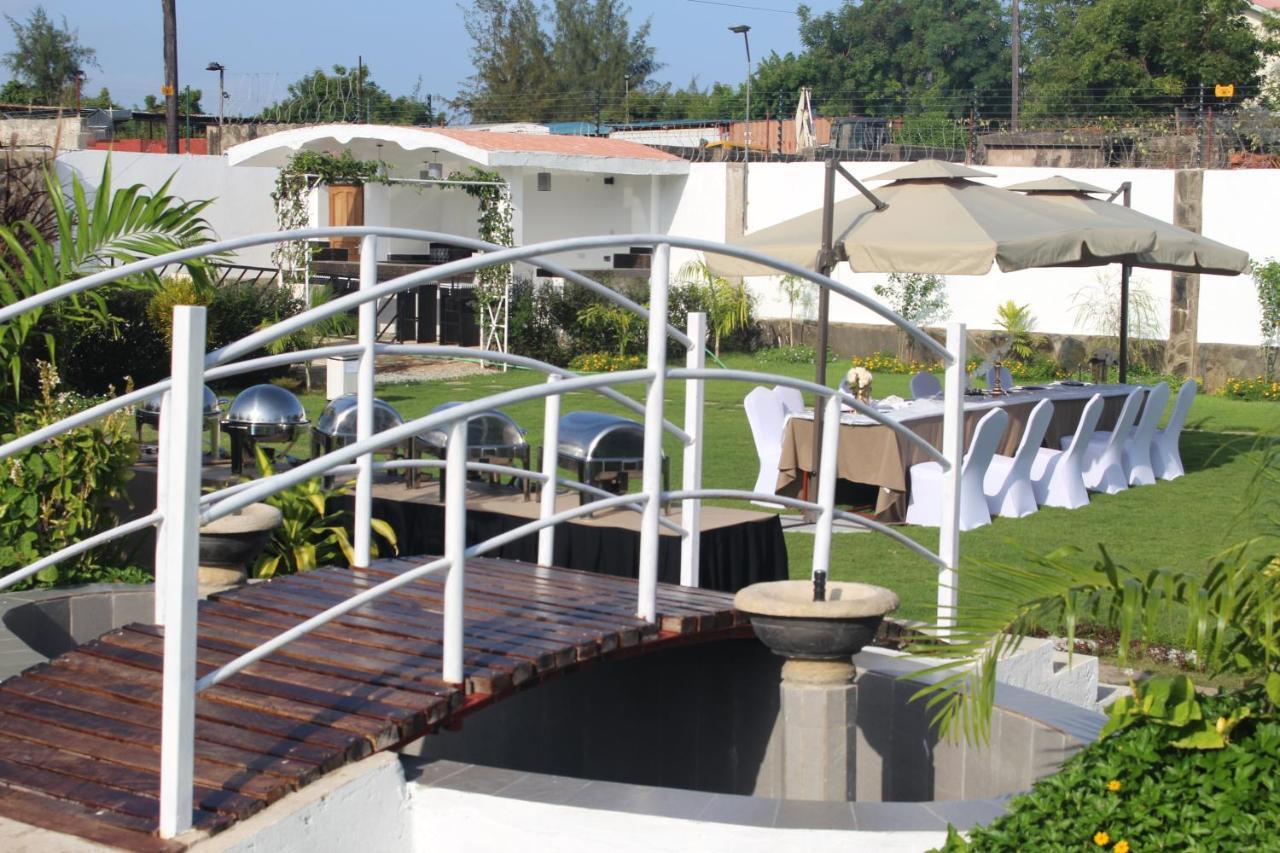 Chamiachi Hotel & Apartments Bamburi Extérieur photo