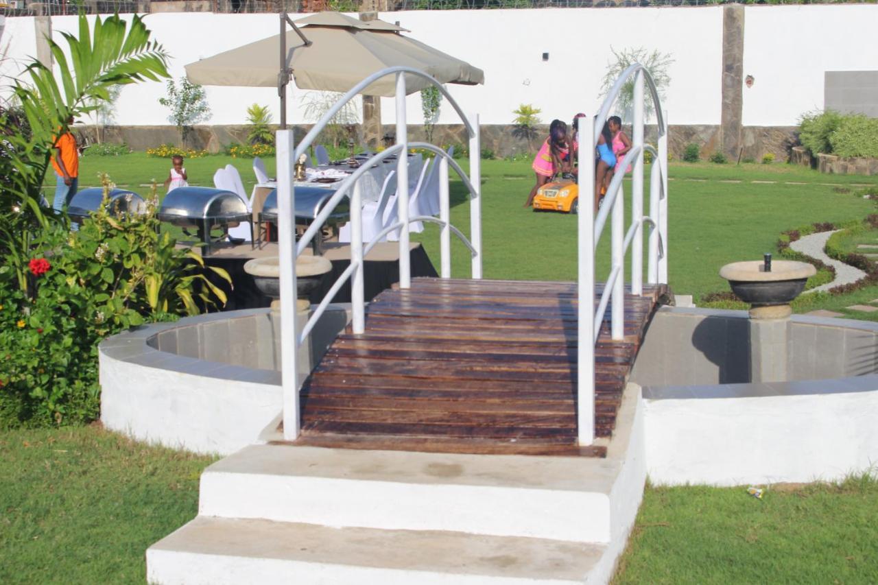 Chamiachi Hotel & Apartments Bamburi Extérieur photo
