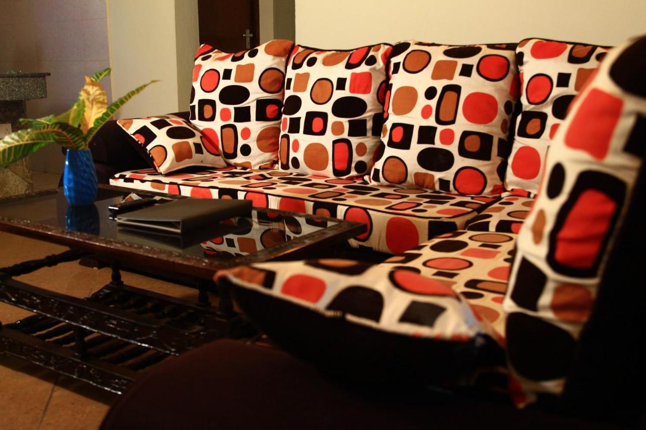 Chamiachi Hotel & Apartments Bamburi Extérieur photo