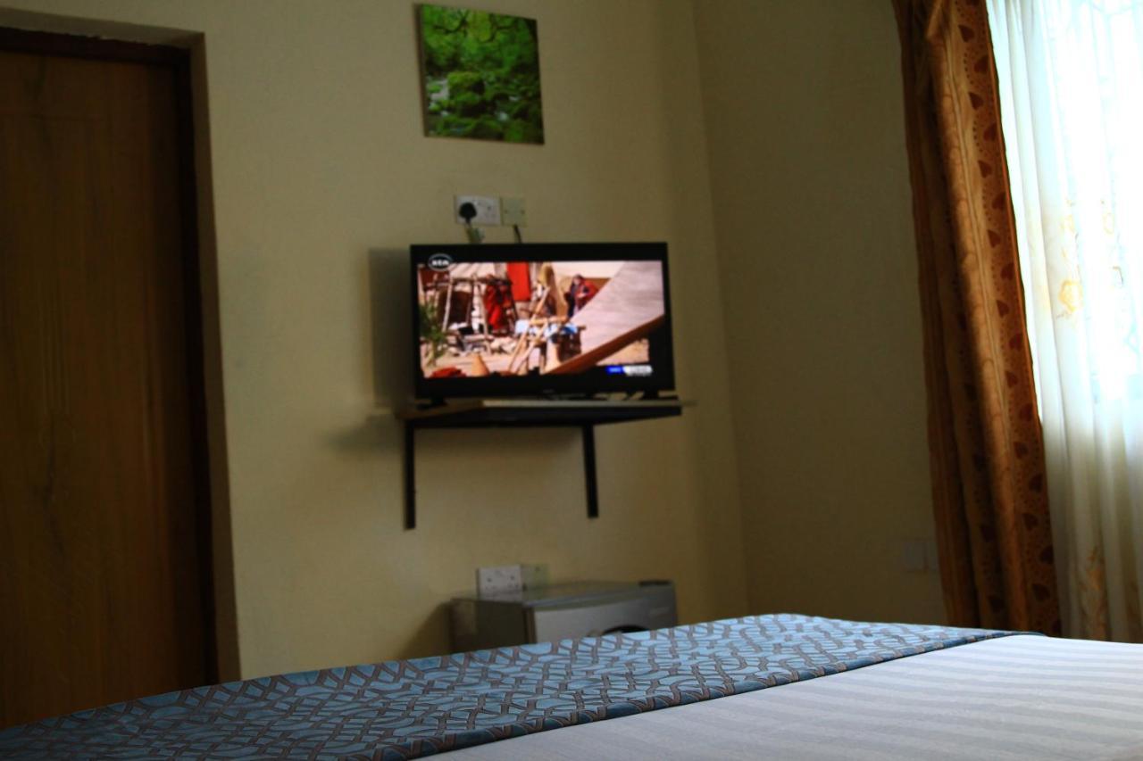 Chamiachi Hotel & Apartments Bamburi Extérieur photo
